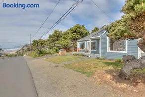 Sea Chalet - Image 1