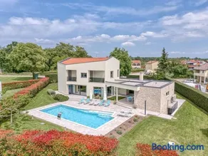Contemporary Villa Nada with Pool and Sauna - Image 2