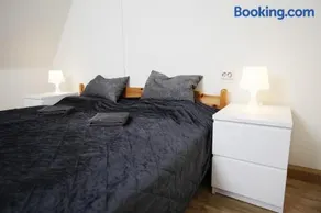 140qm Gästehaus Sunlight, 4 Schlafzimmer für bis zu 6 Personen, überdachte Terrasse, Parkplatz und Garage in Rimpar bei Würzburg - Image 4