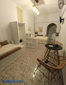 Overhill Apartments Adamas - Image 3
