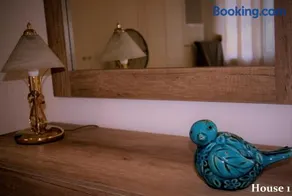 Lazy Cat Holiday House - Image 3