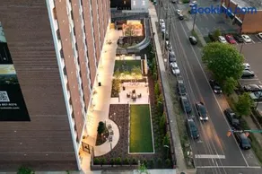 Downtown Penthouse Studio - Image 2
