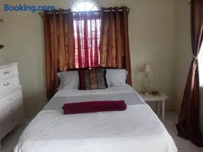 Cozy Guest Room - Image 1