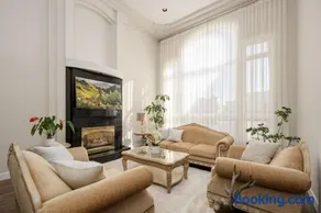 West Coast Cozy Home - Image 2