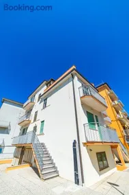 Uliana Top House - Image 1