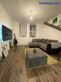 Modern 1 bed Flat- 20mins from Central London - Image 1