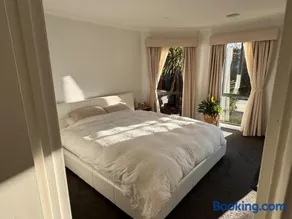 Family Retreat in Jan Juc, sleeps 6 - FREE WiFi FREE Parking - Image 1