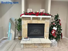Spacious Basement with independent entry and yard - Image 1