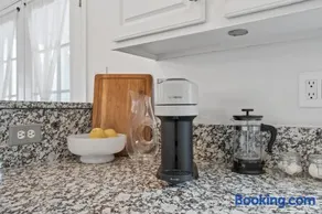 BeltLine Home with Screened Porch, Walk to Krog Street Market - Image 2