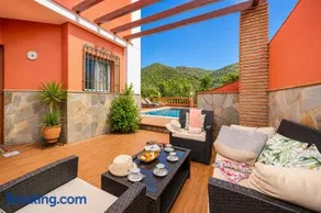 Villa Alvarez - Image 2