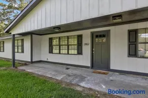 Updated 4 bedroom home in Oragnefield - Image 2