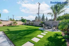 Charming Modern Escape with Outdoor Living - Image 4
