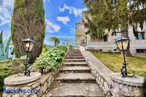 Magnificent residence with swimming pool and garden in Mougins - Image 4