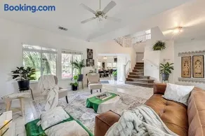 Rudraksha-5BR Luxury,3Bath, NE Fresno, Shopping, Dining, Medical, Tourist Attractions - Image 2