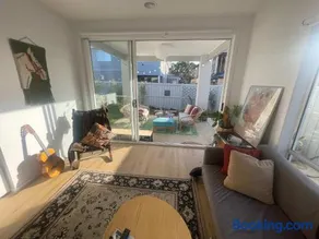 3BR Light-filled Retreat Mt Duneed - Image 1