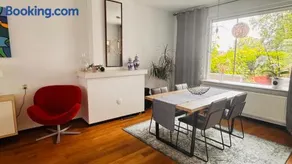 Light and Spacious Getaway House - Image 2