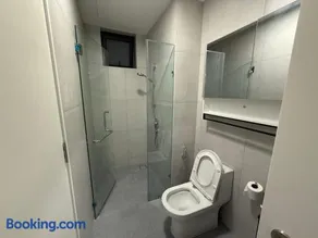 Cozy Urban Retreat in the Heart of the Bangsar - Image 2