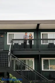 Ucluelet Wildwood Inn - Image 2