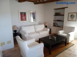Traditional apartment in heart of medieval village - Image 4