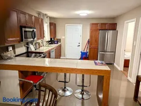 Bright Comfortable 3-Bedroom Apartment, Free Parking, Near Spa Le Finlandais - Image 1
