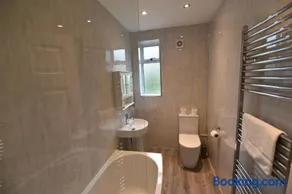 Sighthill 3 Bedrooms with Private Garden - Image 5