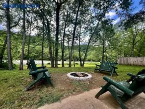 Intimate Riverside Treehouse Cabin Escape, Hot Tub, Mountains, and Starlit Nights - Image 4