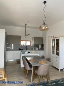 olive bay retreat - Image 1