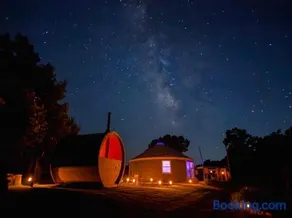 Secluded Waterfront Yurt with Wood-Fired Sauna near French Lick - Image 2