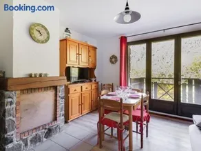Appartement T3 Duplex 6 Pers. avec Cheminée et Balcon à Esquièze-Sère - FR-1-402-70 - Image 3