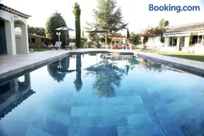 VILLA SAINTE BAUME Piscine Jacuzzi tout confort - Image 1