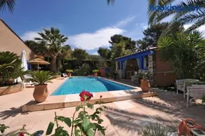 Villa avec Piscine Privée à Carqueiranne - Image 1