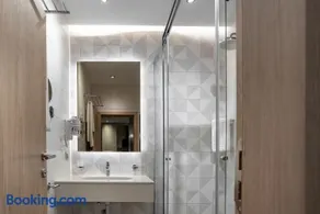 City Park Inn - Art Gallery - Image 3