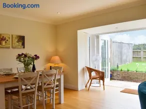 Crown Cottage - Image 4