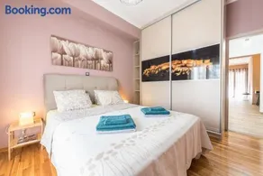 Stylish Luxury Apartment near Acropolis at Neos Kosmos metro station - Image 5