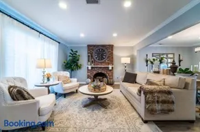 Private Pool Oasis/Disney 15mins /Disney+ HBO/Gym - Image 1