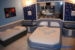 Shelton Hotel - Image 2