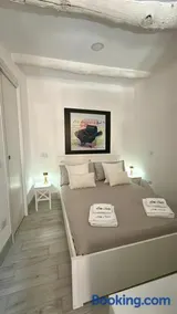 Lake Suite - Image 1