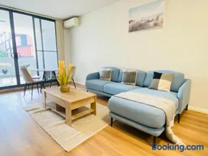 Parramatta Adorable 3Br Apt ParkingBusShopping - Image 1
