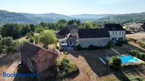 Gîte la Tanière classé 3 étoiles avec terrasse et piscine - Image 1