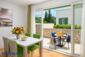 Sunny Resort apartment 1032 - Image 3