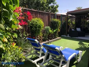 Maison de vacances avec terrasse, internet haut débit et piscine | Vue jardin - Image 2