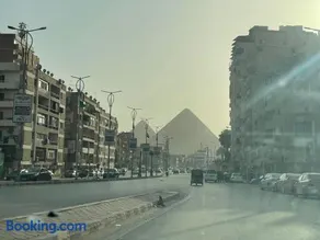 Pyramids hotel - Image 1