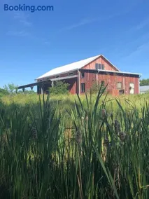 Historic Converted Barn Loft at Sobremesa Farm - Image 1