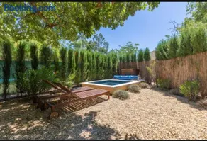 Lou Gordoletto et piscine privée - Image 3