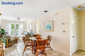 KW319FLR Happy Hour Haven - Image 4