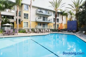 The Amethyst Retreat Ocean Marina Panoramic View - Image 4