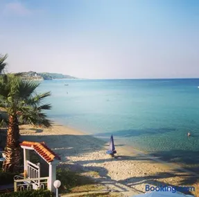 Seafront Maisonette in Fourka - Image 1