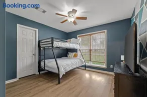 Family Oasis In Jonesboro! 4Bd, 2Ba house High Speed WiFi! - Image 5