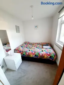 Beautiful 3 Bedroom House at the Sea Front - Amazing Location - Image 4