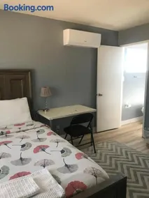Room 1 - Image 3